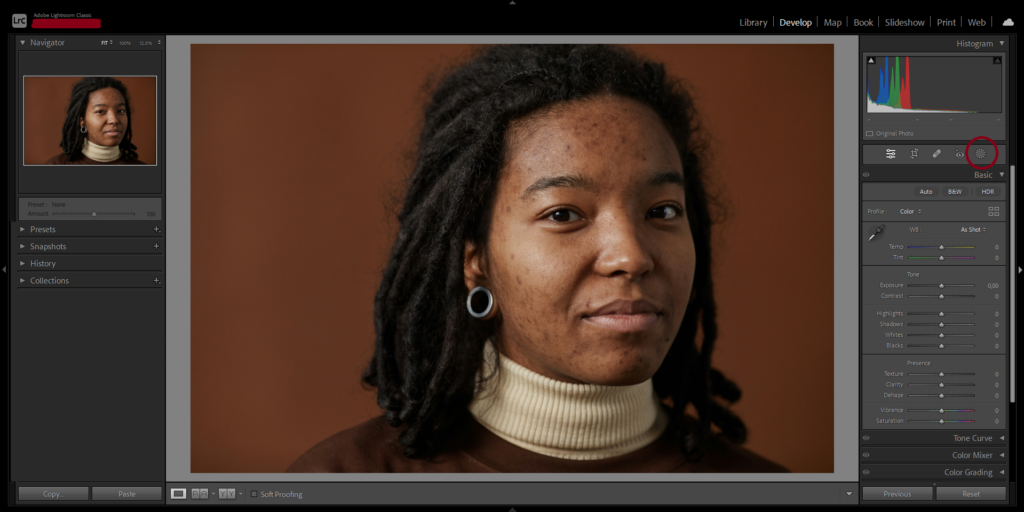 How to make a person's skin smoother in Lightroom and Photoshop