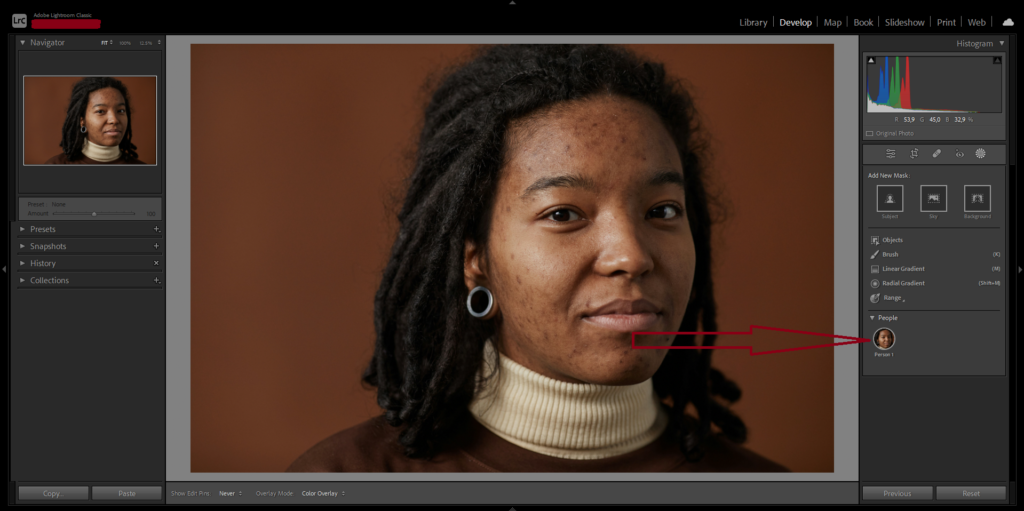 How to make a person's skin smoother in Lightroom and Photoshop